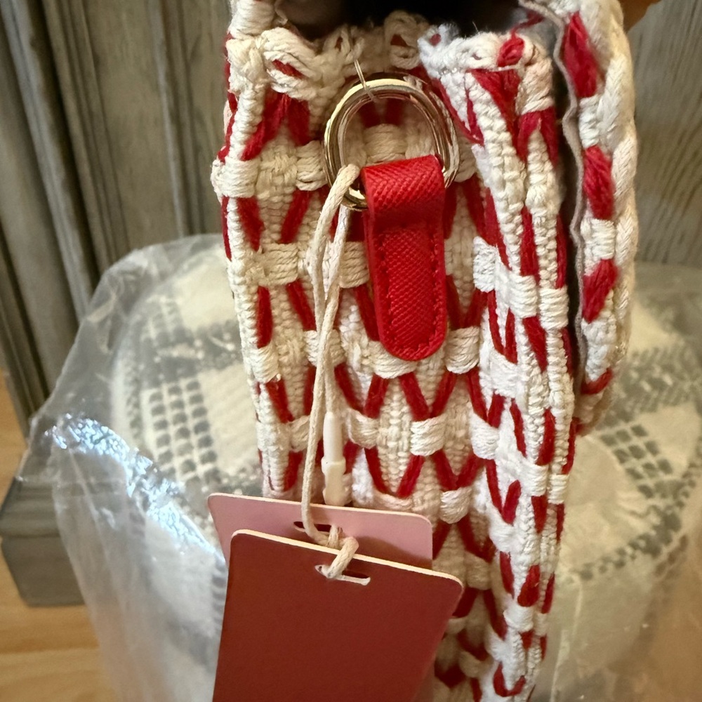 Handmade in Mexico! Bought in Mexico!Red and White Woven Clutch - Picture 6 of 13